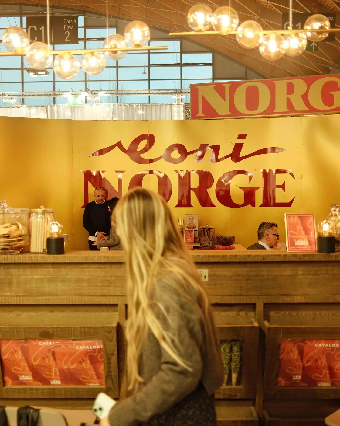 Il banco dello stand Coni Norge